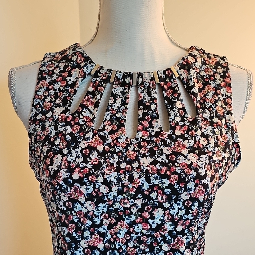 White House Black Market Black and Pink Floral Cutout Tank Top - Picture 2 of 6